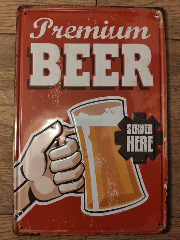 Metalen bierbord met tekst Premium Beer en een afbeelding van een bierglas