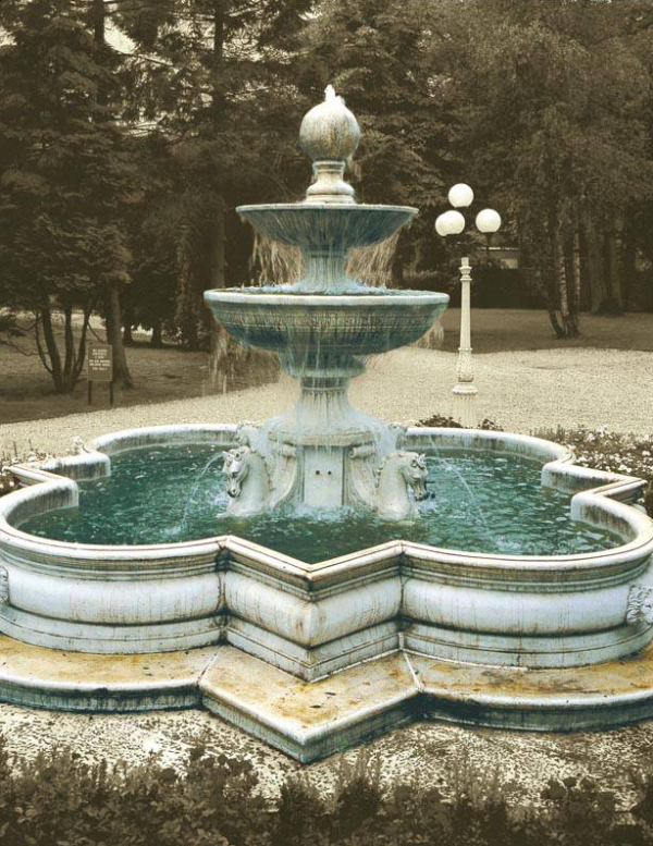 Hoeveelheid geld Bovenstaande Moet Grote fontein met paarden en fontein met bol en molure B-01305 - Elmo  Dreams & Deco